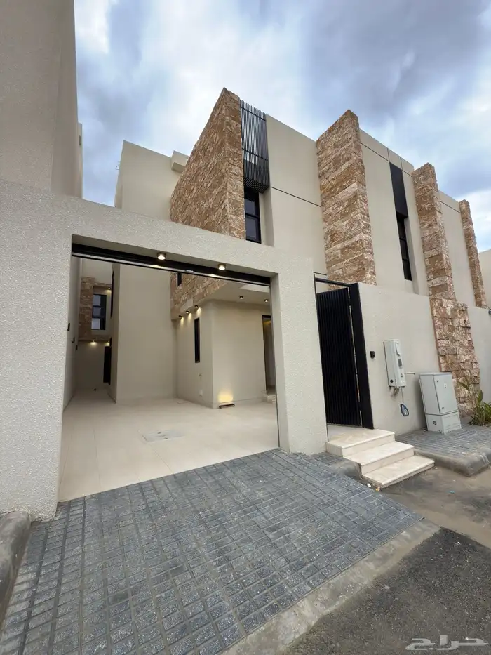 للبيع فلل مودرن بتصميم عصري ابها حى الزهور طريق المحاله ب 0