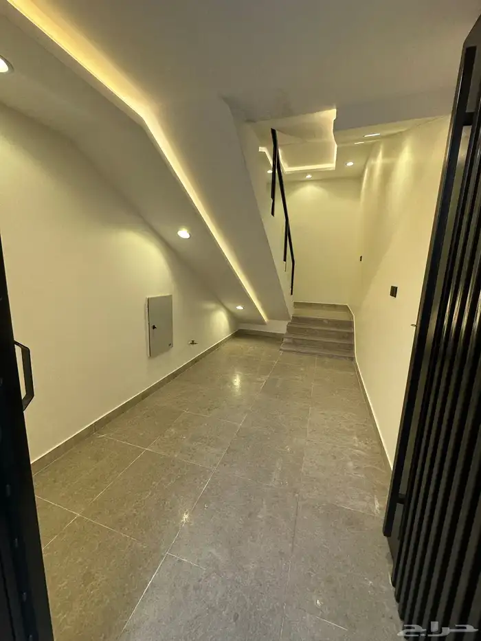 للبيع روفات فاخرة بحي مكتمل الخدمات حي الشفاء 17