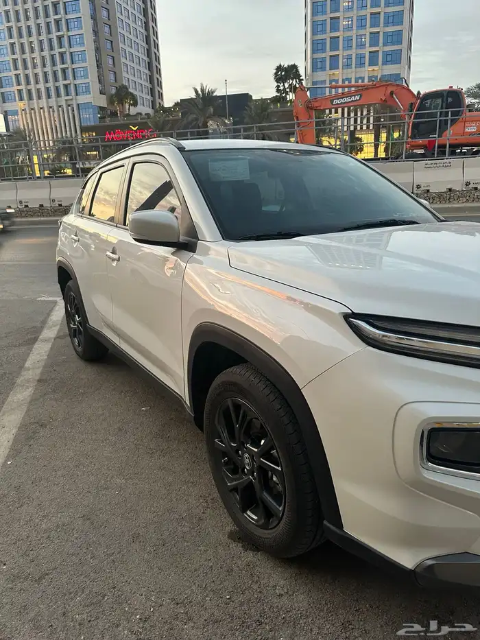 تايوتا اوربان كروزر2025 11