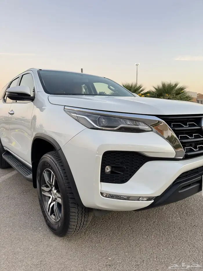 فورشنر 2023 6 سلندر VX سعودي 37