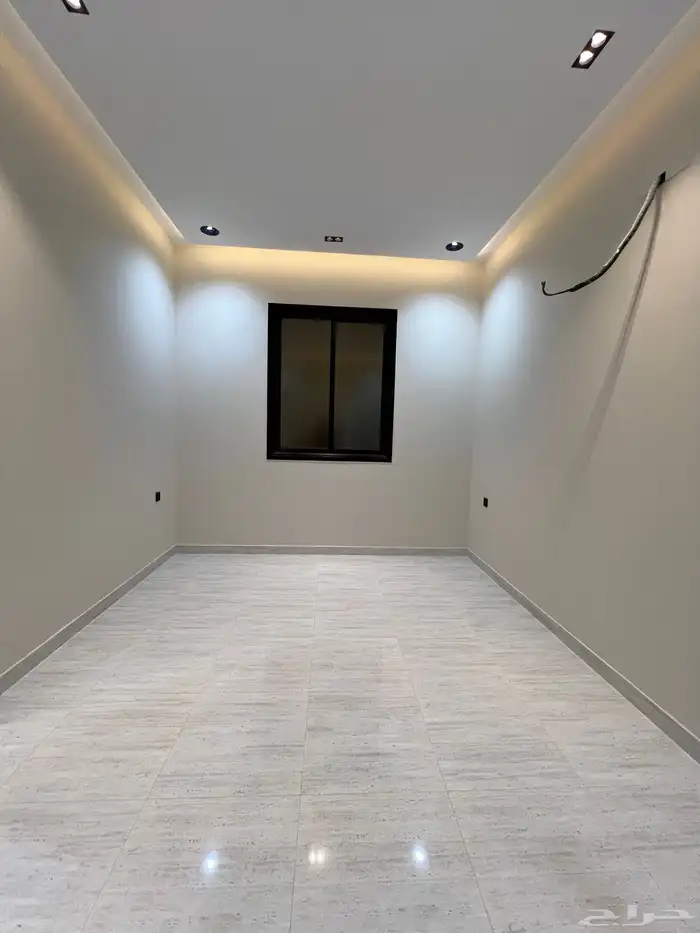 للبيع شقة علويه نظام دور من 6 غرف وسطح خاص بالخميس 500 الف 4