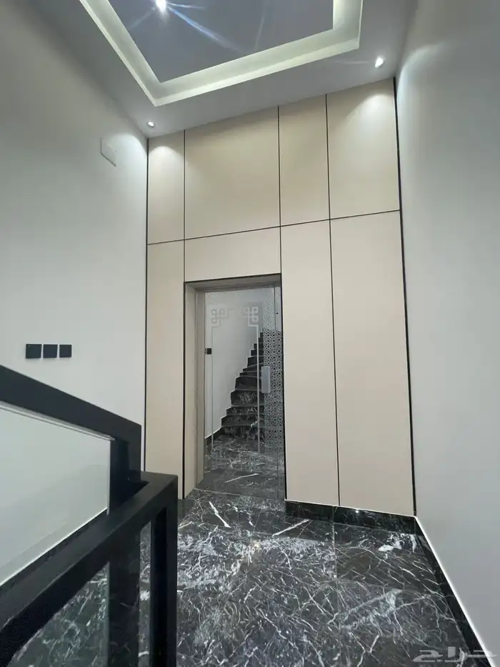 للبيع ارواف ارضيه وارواف علويه تشطيب فندقي ابها المحاله 33