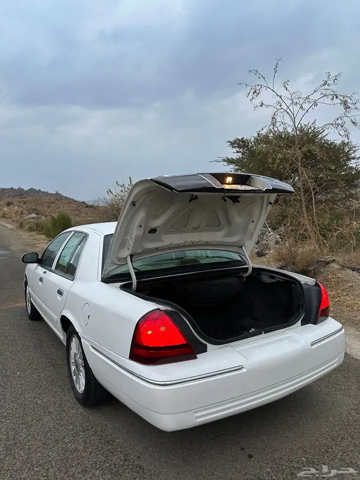 فورد جراند ماركيز 2011 نظييف شرط 14