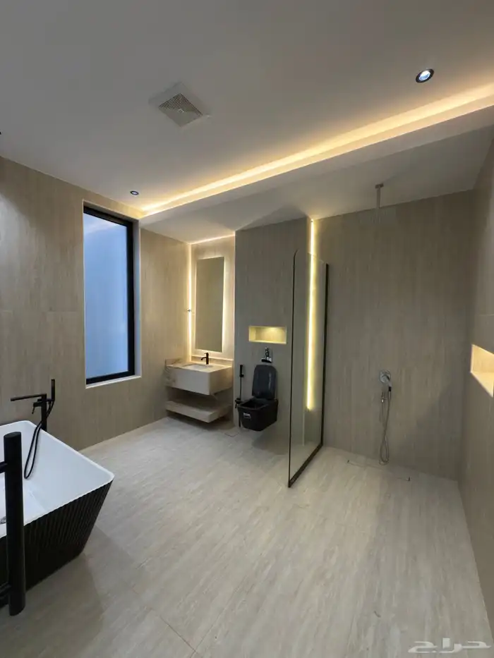 للبيع فلل مودرن بتصميم عصري ابها حى الزهور طريق المحاله ب 30