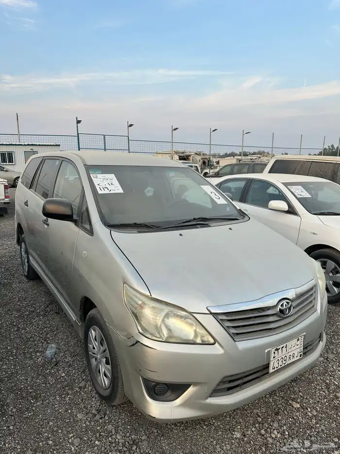 للبيع ددسن موديل 2008 وسيارات مختلفة بمزاد علني 20