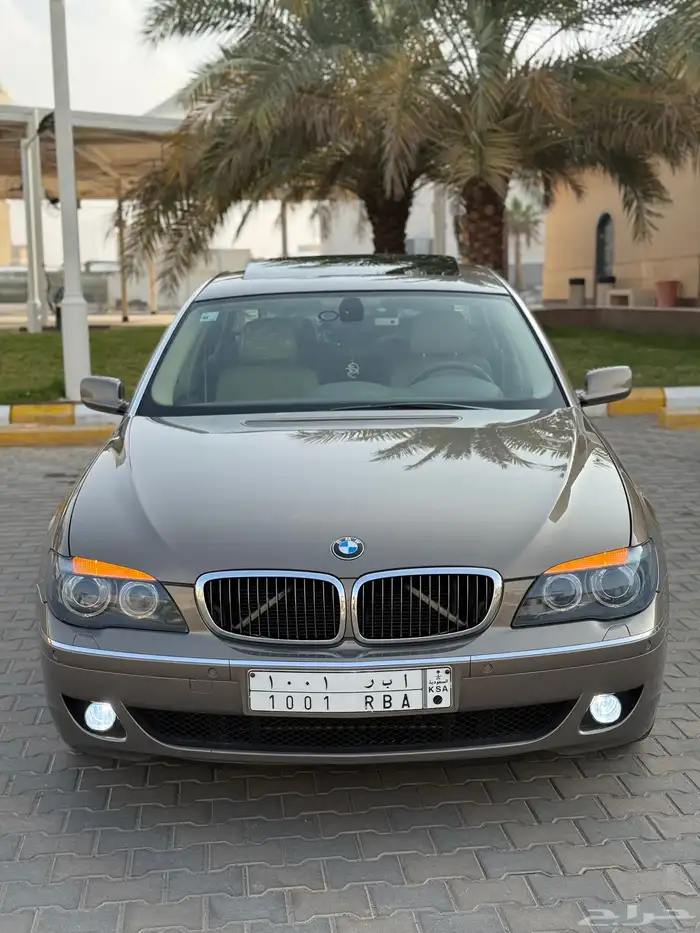 مالك اول مخزن بحالة الوكالة BMW730li 14