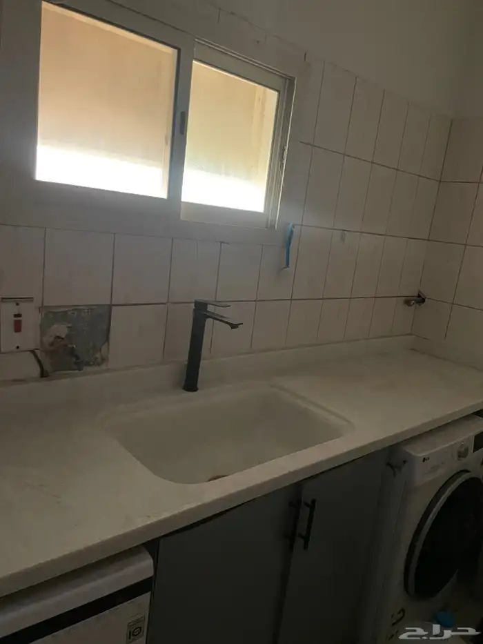 للبيع اثاث   كنب   مطبخ متكامل 2