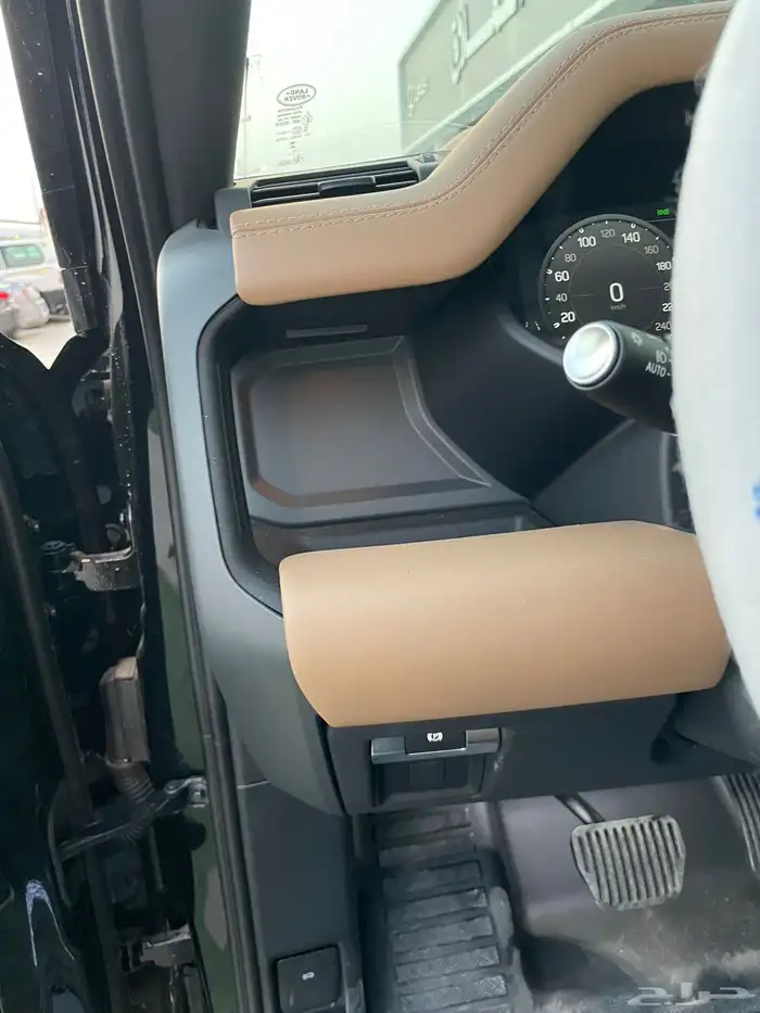 لاند روفر ديفندر2025- X-DYNAMIC-HSE سعودي داخلي جملي بنزين 17