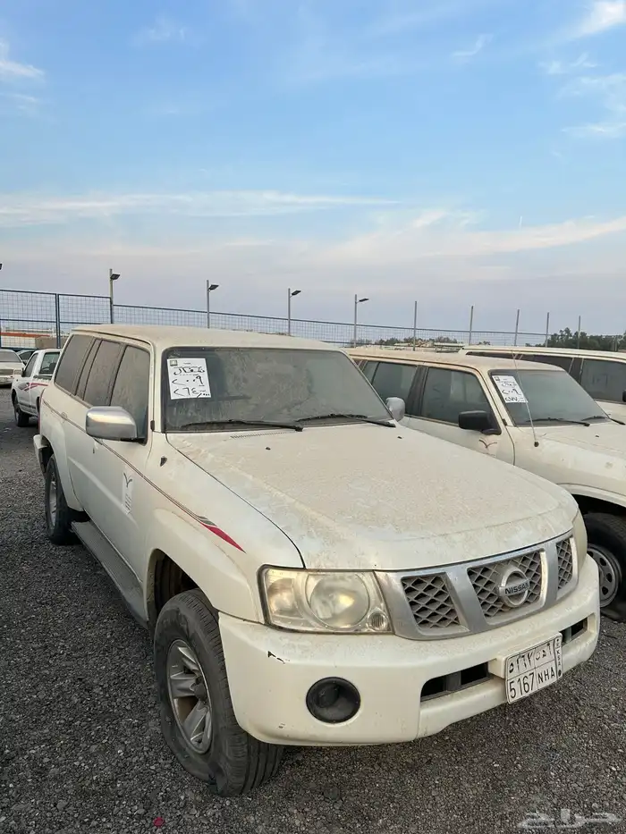 للبيع ددسن موديل 2008 وسيارات مختلفة بمزاد علني 18