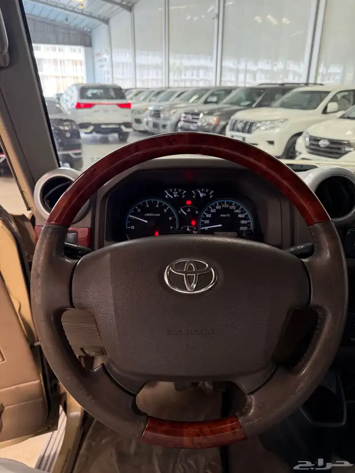 تويوتا شاص بنزين 2014 بريمي مالك اول 9