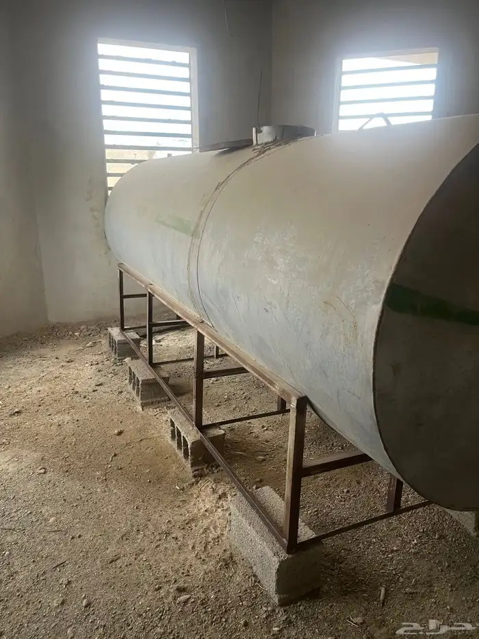 خزان ماء حديد كبير 0