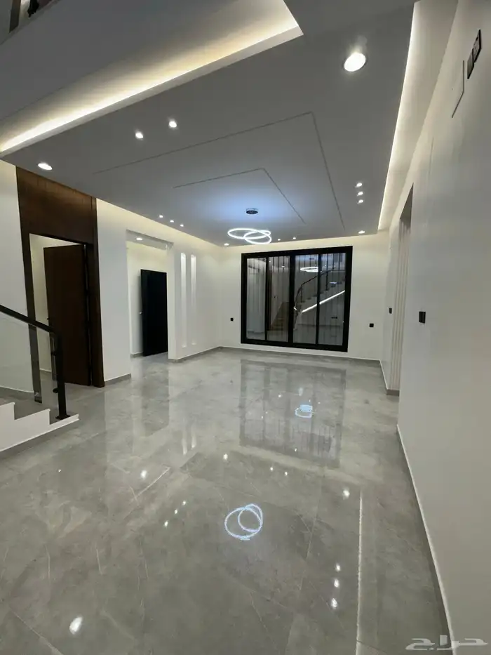 للبيع روفات فاخرة بحي مكتمل الخدمات حي الشفاء 7