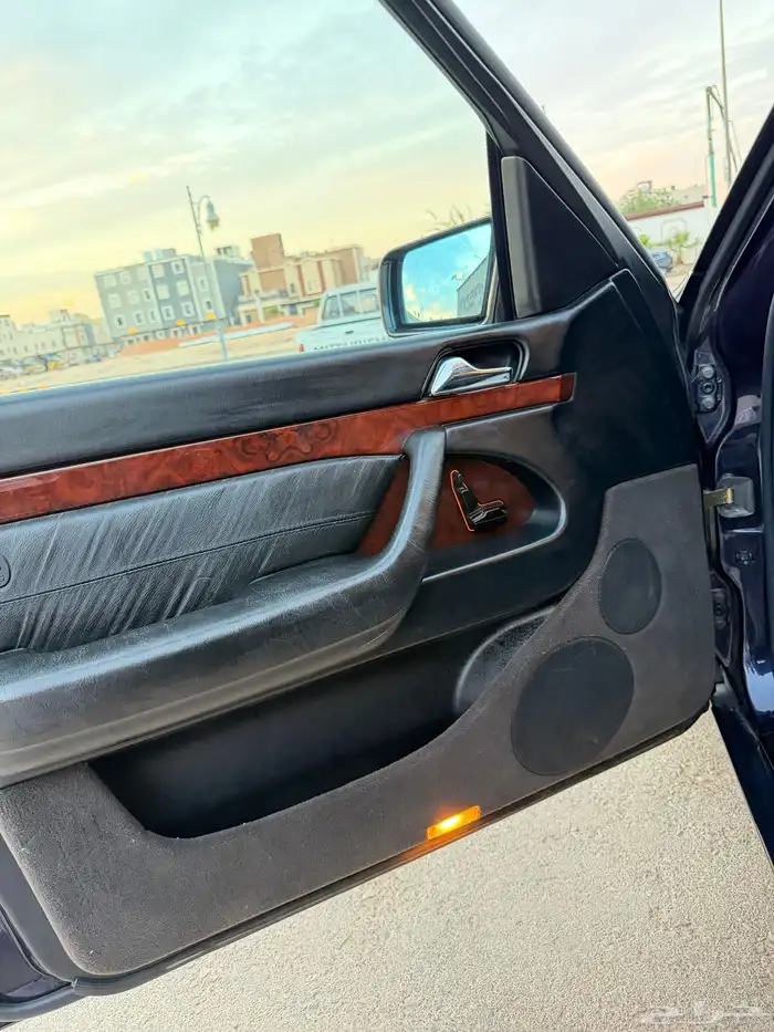 مرسيدس شبح موديل 97 مخزن نضيف جدا ممشى قليل وكاله 22