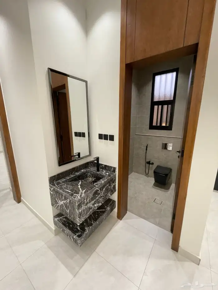 للبيع ارواف ارضيه وارواف علويه تشطيب فندقي ابها المحاله 14