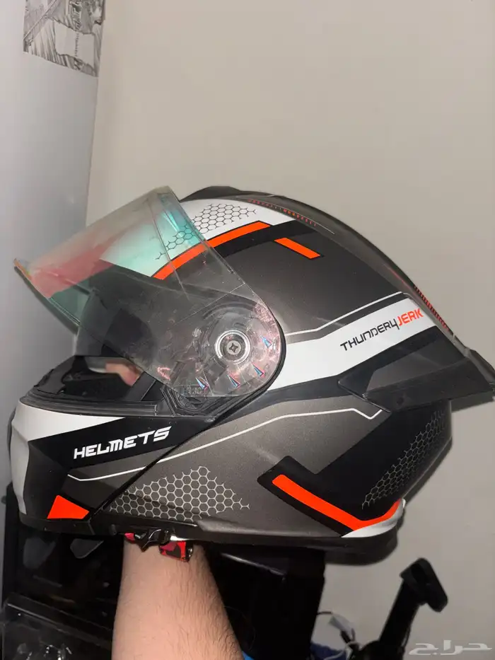 خوذه مقاس L من شركه DOT 4