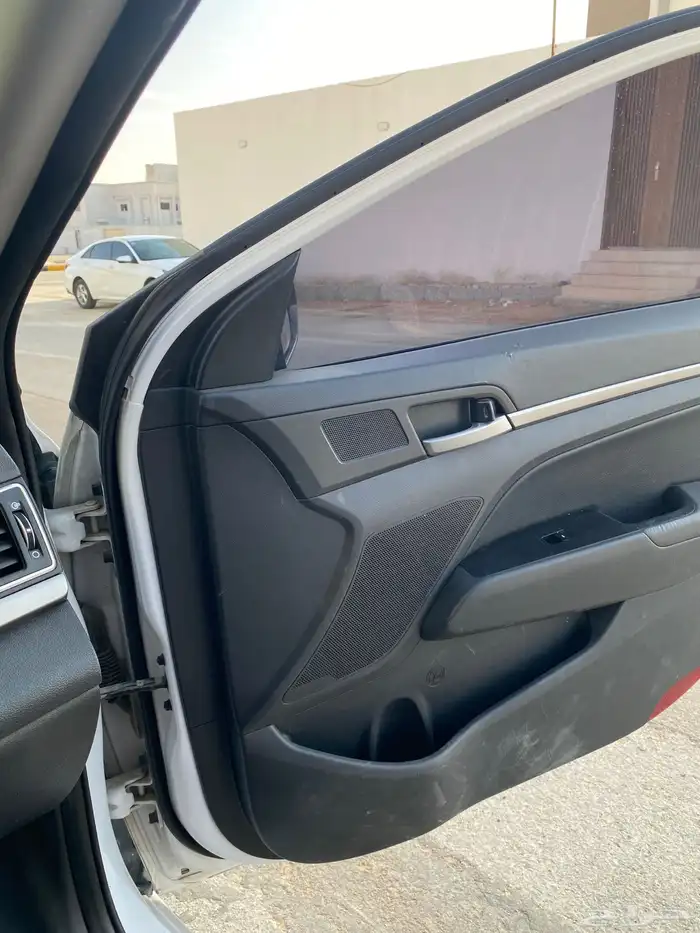 للبيع انترا 2017 ديزل 6