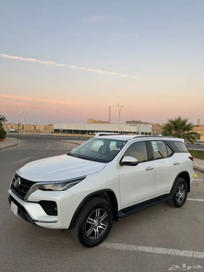 فورشنر 2023 6 سلندر VX سعودي 42