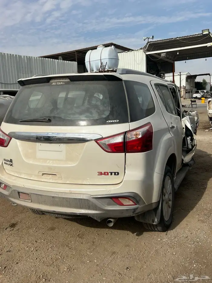 تشليح قطع جيب ايسوزو MUX دبل 2022 1