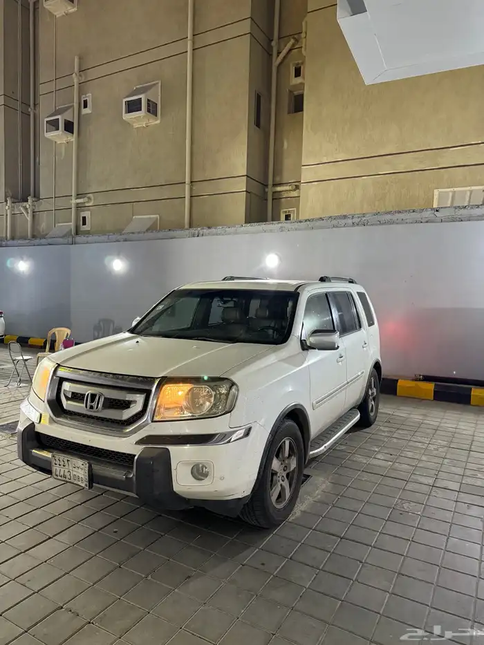 هوندا بايلوت يحمل لوحة شبة مميزة 0