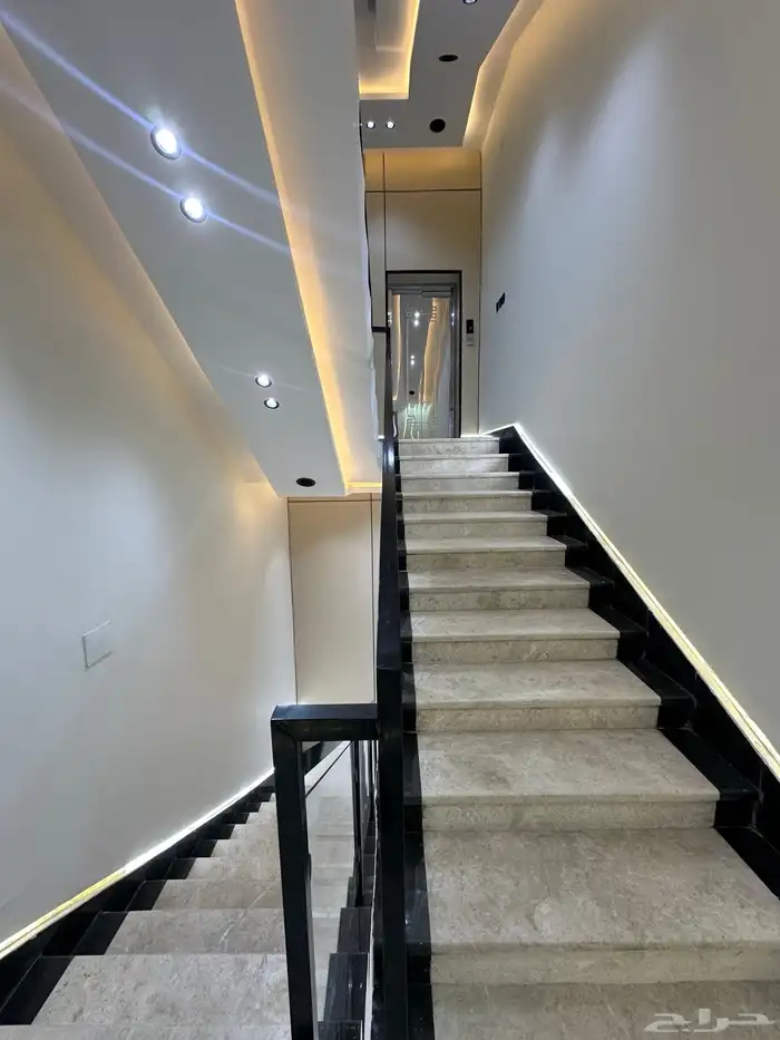 للبيع شقق سكنية 6غرف بسطح خاص ومصعد تصميم مودرن 550الف 4