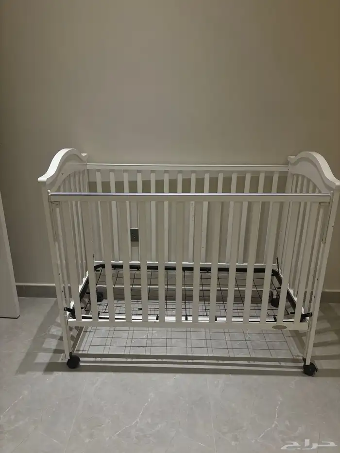 سرير بيبي خشب ابيض 2