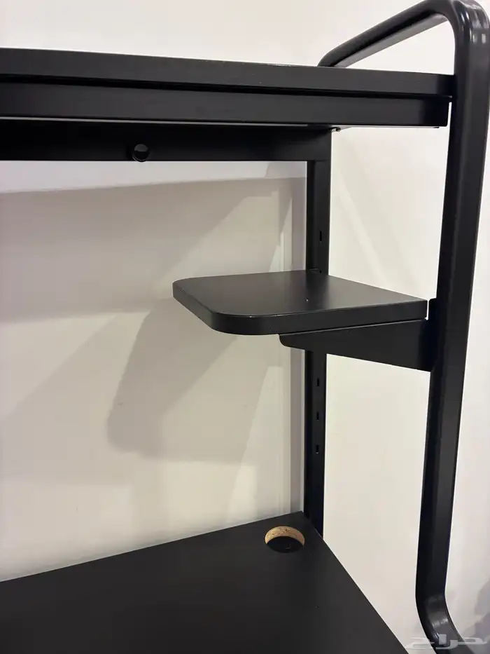 طاولة مكتب كبيرة مع رف علوي 2