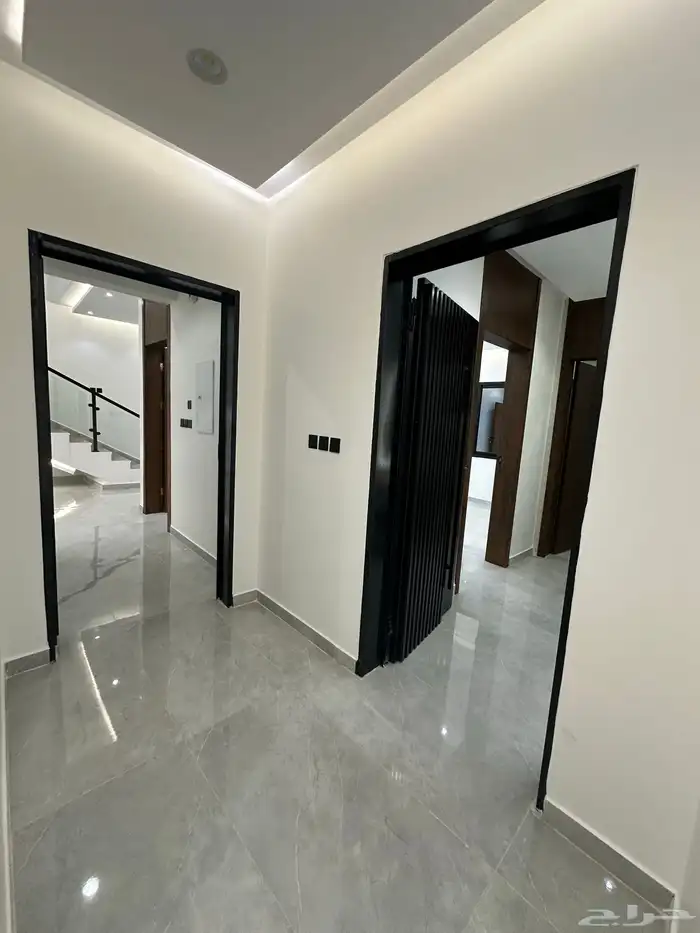 للبيع روفات فاخرة بحي مكتمل الخدمات حي الشفاء 20