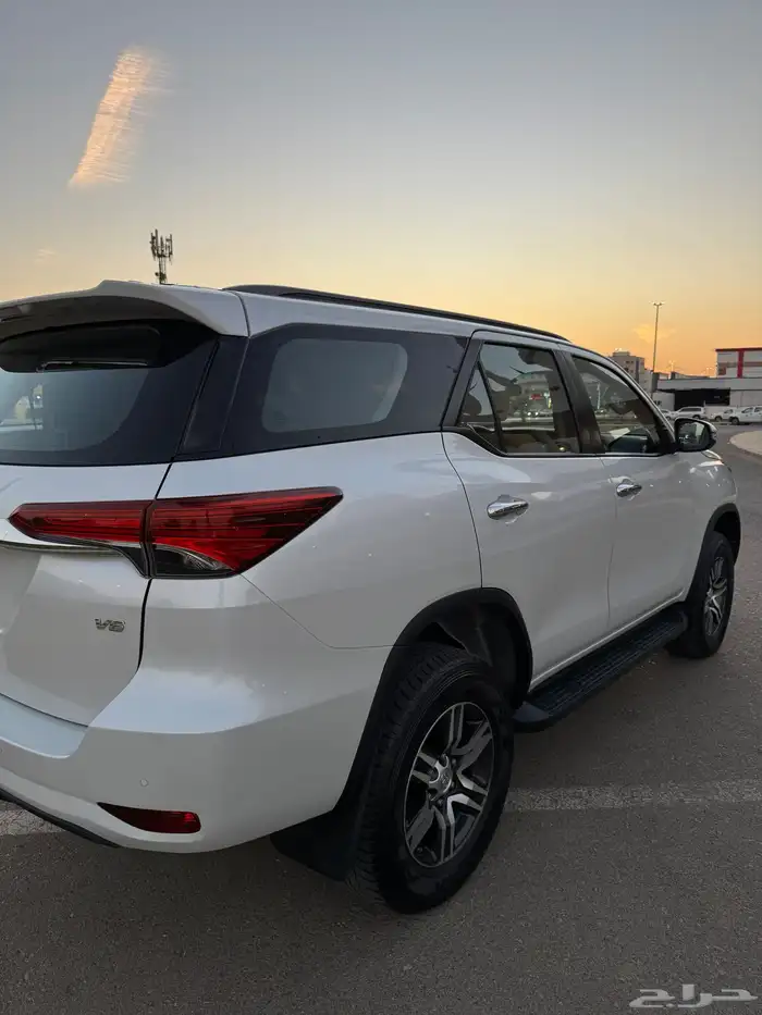 فورشنر 2023 6 سلندر VX سعودي 32