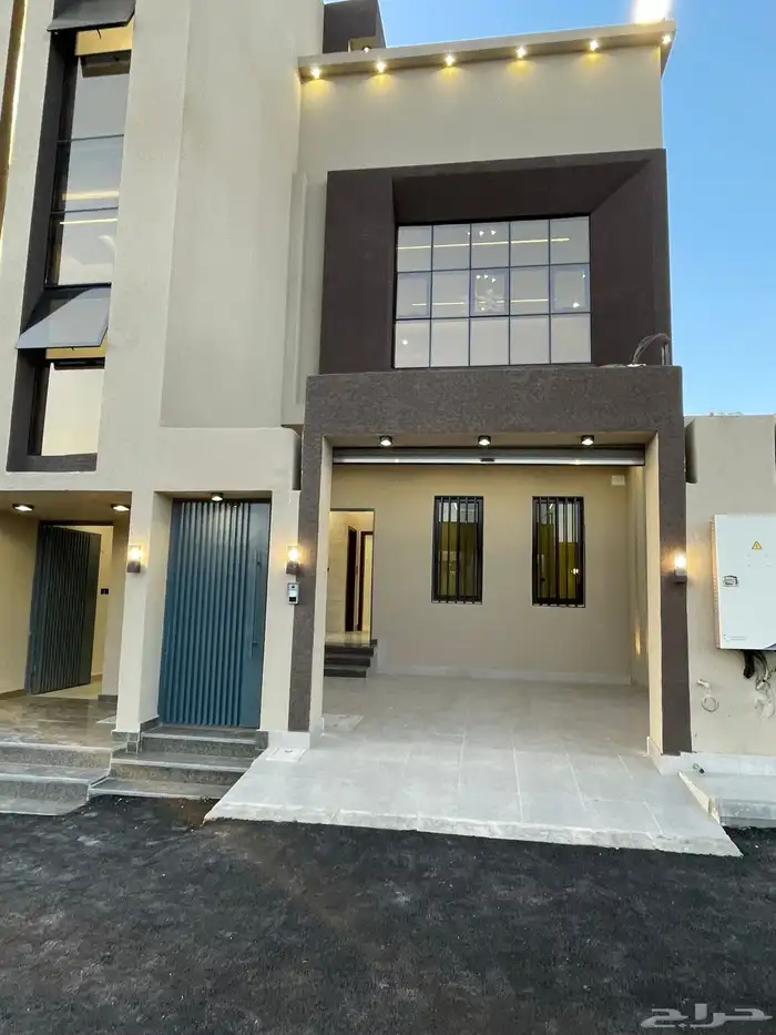 للبيع دور تمليك ارضي بمدخل سياره تشطيب ممتاز ابها حي الزهور 1