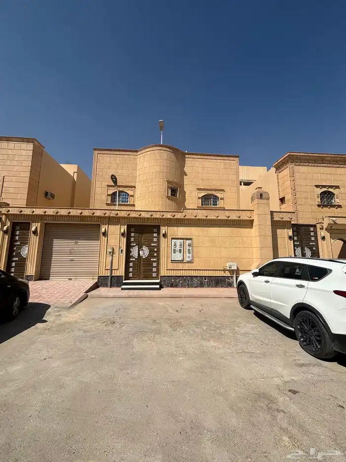 للإيجار فيلا بحي ظهرة لبن ب 68 الف ريال دفعتين 1