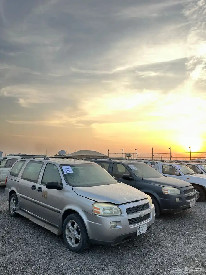 للبيع ددسن موديل 2008 وسيارات مختلفة بمزاد علني 5