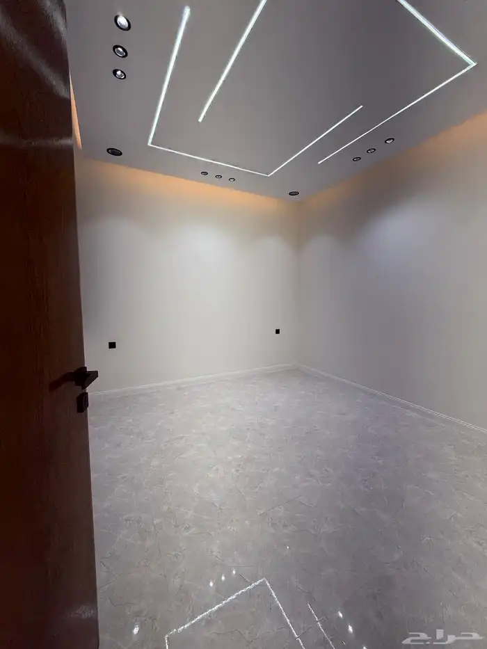 للبيع شقق علويه تشطيب فندقي بمصعد جاهز وسطح خاص بدره الموسي 15