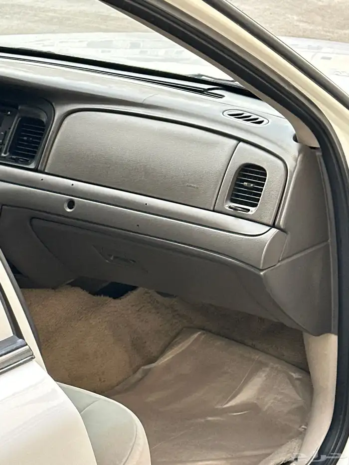 فورد كراون فاكتوريا 2011 7