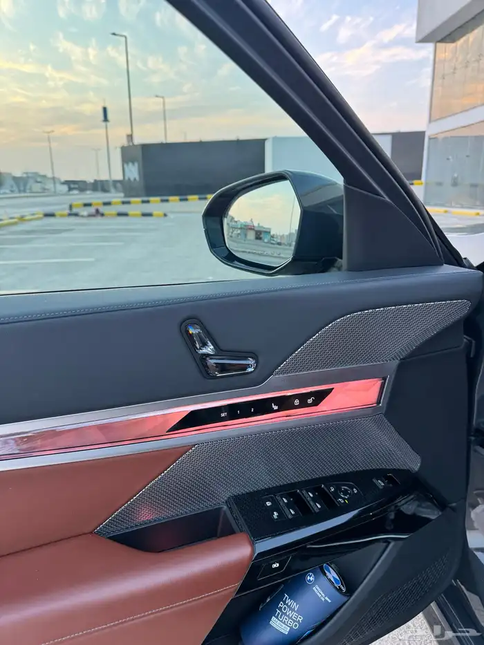 بي ام 2023 كت ام 735 12