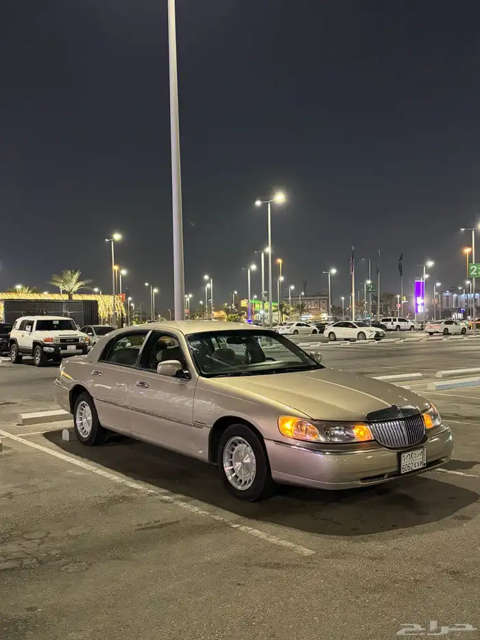 لينكون تاون كار 1998 7