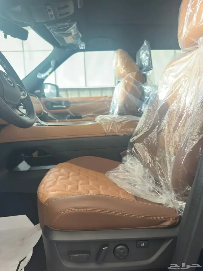 نيسان باترول بلاتينيوم V6 تنفس طبيعي 2026 اسود داخل جملي 7