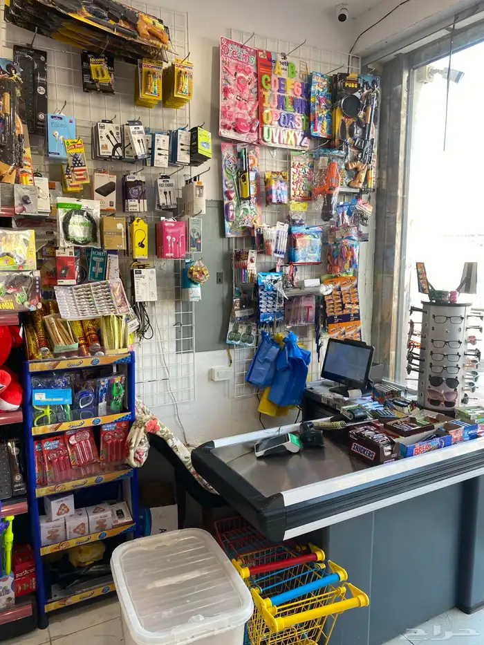 بقاله للتقبيل في راس تنوره 17