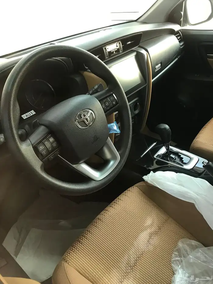 تويوتا فورتشنر 2025 بنزين 4 سلندر دفع رباعي 4