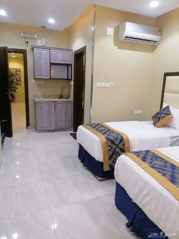 غرف شباب للإيجار الشهري 850-900 المالك 5