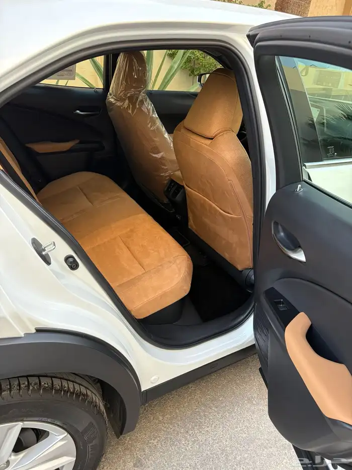 لكزس جديد New UX 300h 2024 10