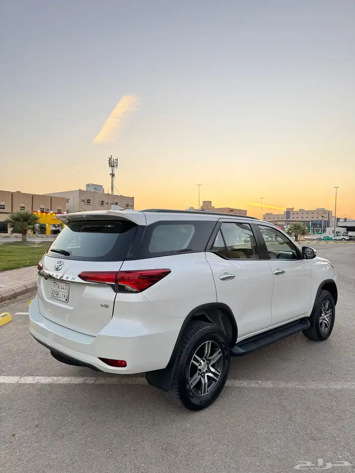 فورشنر 2023 6 سلندر VX سعودي 15