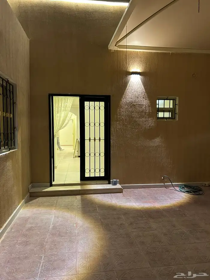 دور  ارضي  (  مؤثث ) في حي الملز 0