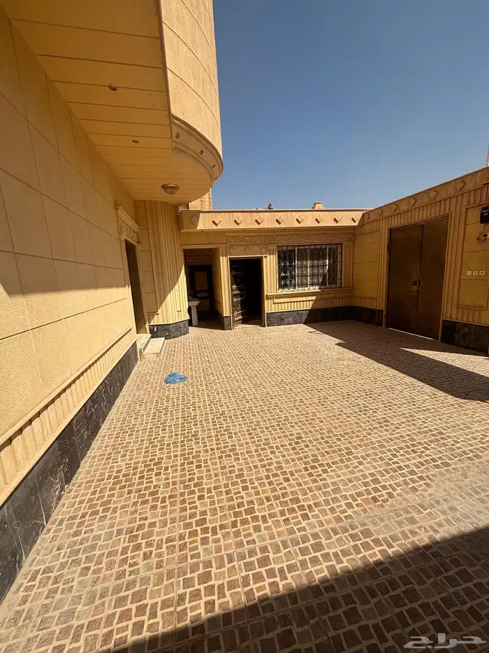 للإيجار فيلا بحي ظهرة لبن ب 68 الف ريال دفعتين 2