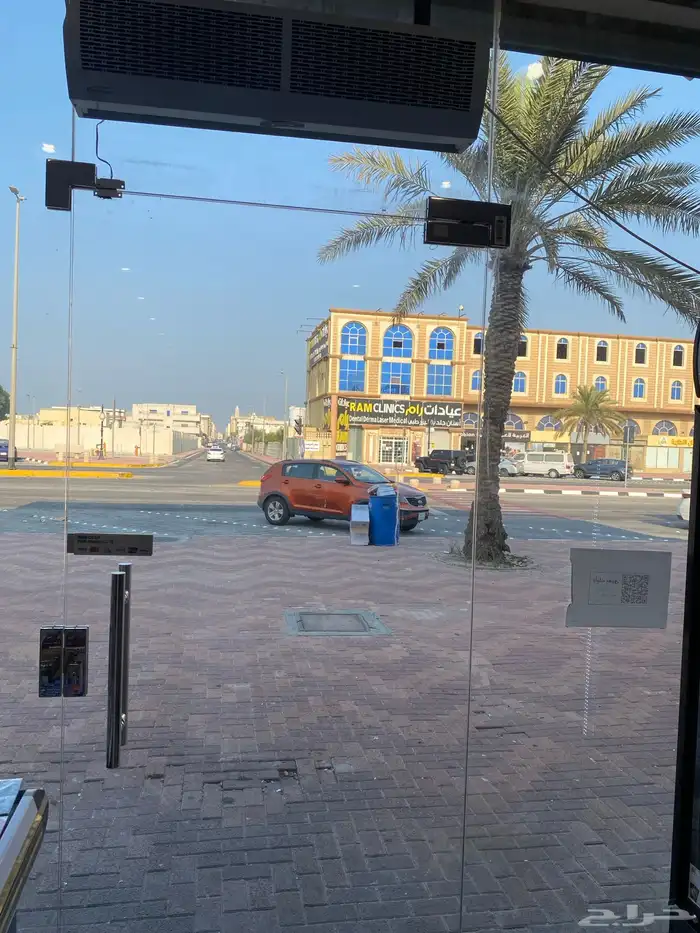 بقاله للتقبيل في راس تنوره 20