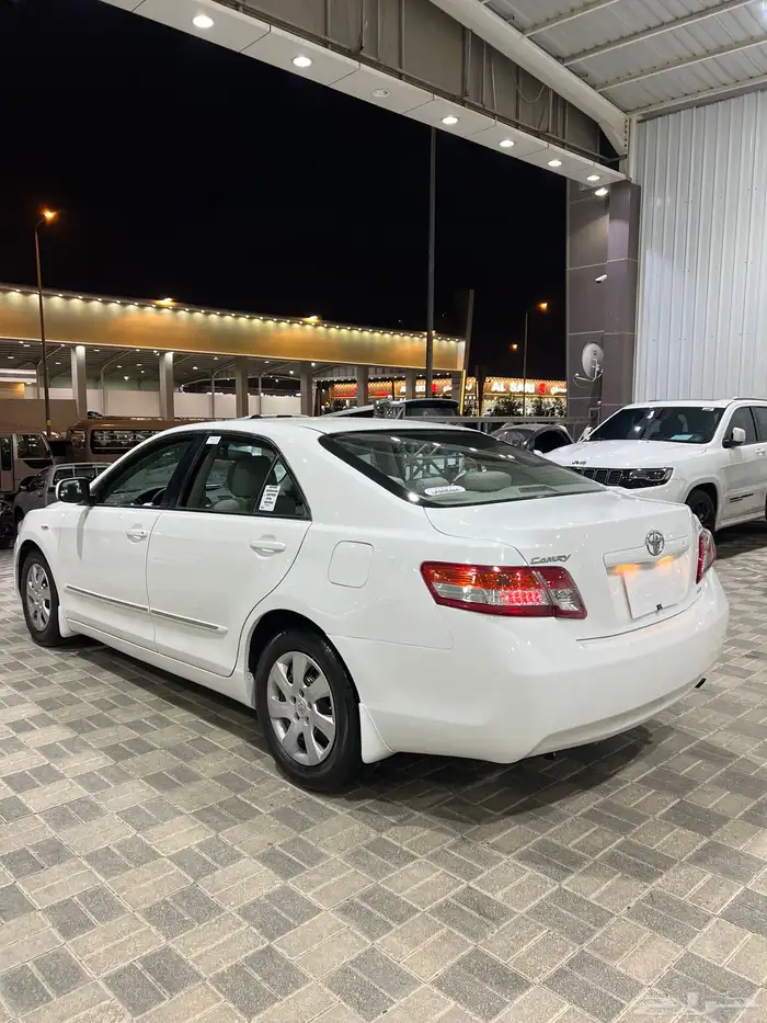 للبيع تويوتا كامري موديل 2011 3
