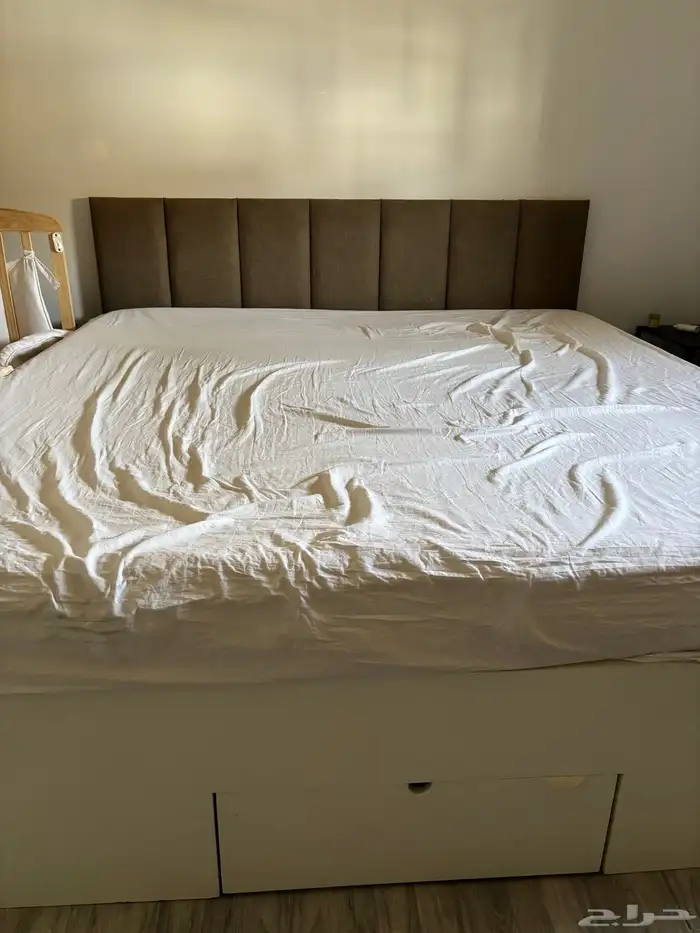 هيكل سرير كبير نفرين مقاس 180 2