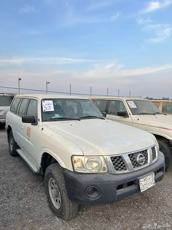 للبيع ددسن موديل 2008 وسيارات مختلفة بمزاد علني 12