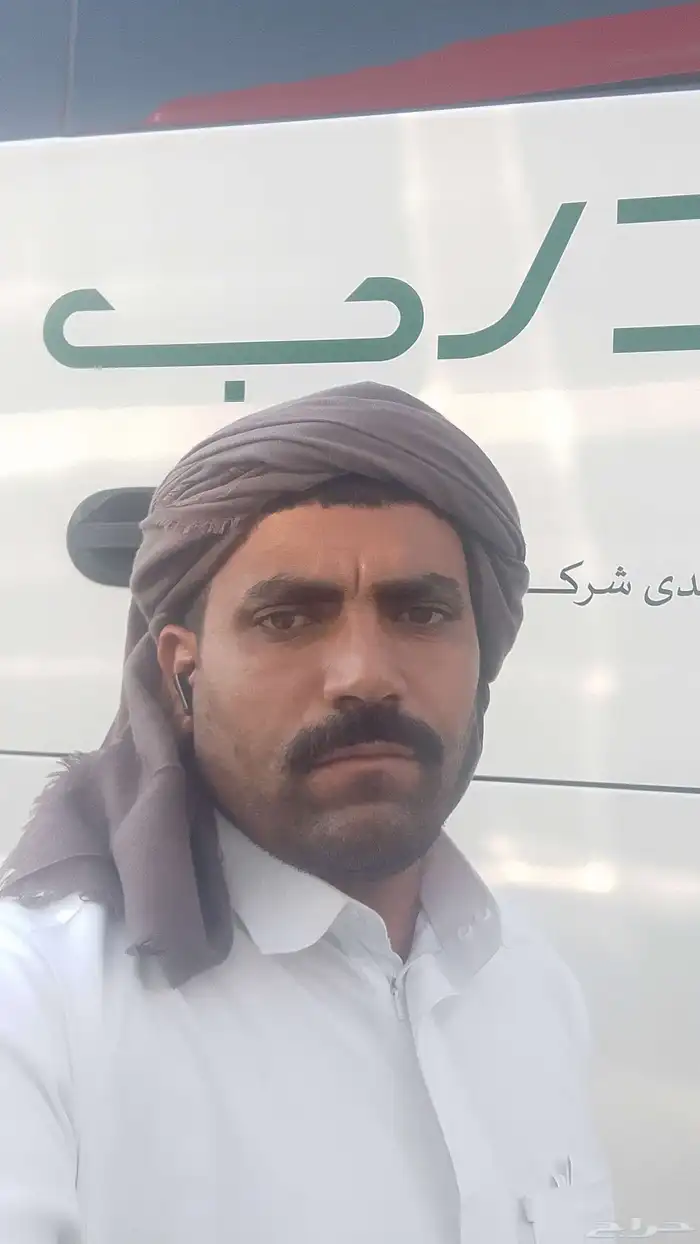 يوجد لدينا نخل عربي ووشنطني من متر الى سبعه متر متوفره 9