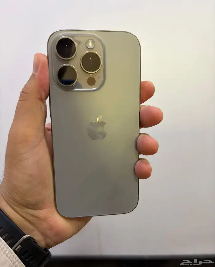 ايفون 16 برو 256 تيتانيوم طبيعي 1