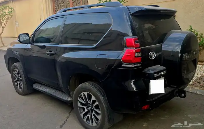 برادو ربع بابين 2023 اسود 2